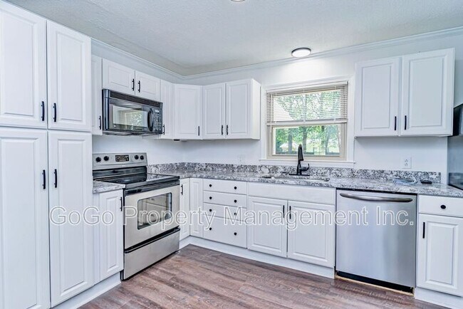 Building Photo - 200 Lanewood Dr