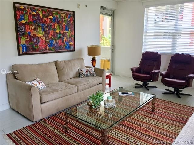 Foto del edificio - 17125 N Bay Rd