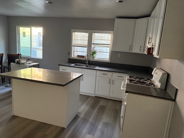 Foto del edificio - 3428 S Budlong Ave