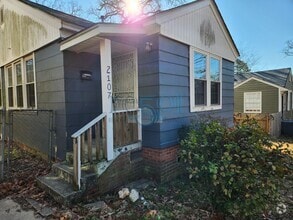 Building Photo - 2107 S Taylor St