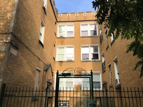 Building Photo - 4010 N Bernard St