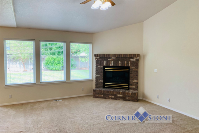 Building Photo - Delightful Home in Columbia Village with B...