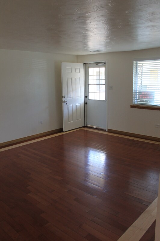 Building Photo - 4225 W 70th Pl