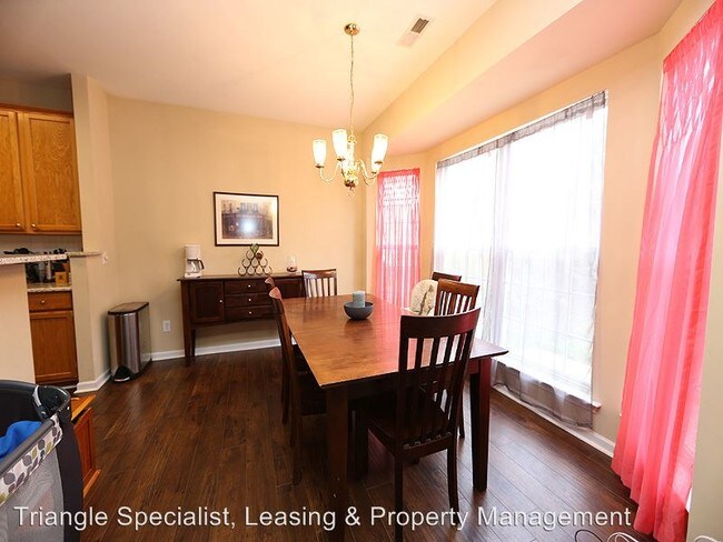 Building Photo - 4921 Delta Lake Dr