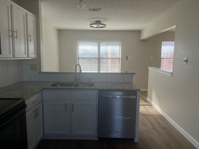 Foto del edificio - *Coming Soon*