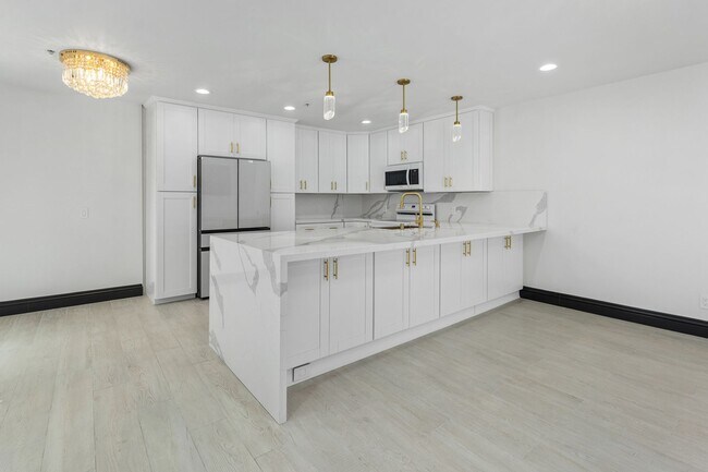 Foto del edificio - Stunning & fully upgraded 1BR/1BA residence in the heart of Little Italy