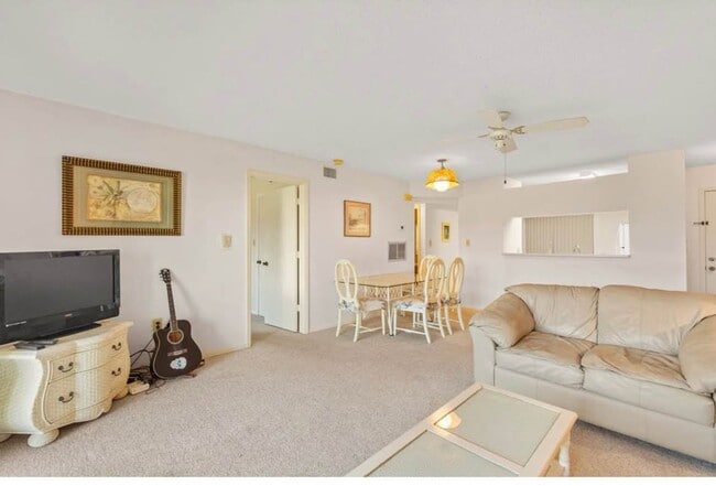 Building Photo - Beautiful 2BR/2BA Condo for Rent in Pelican Pointe – Sebastian, FL