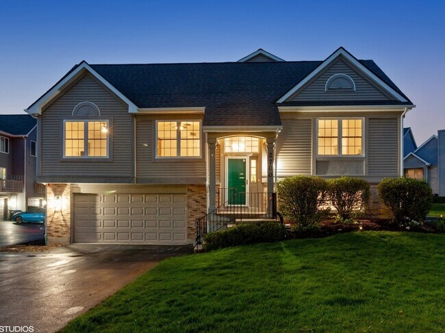Foto del edificio - 2700 Woodmere Dr