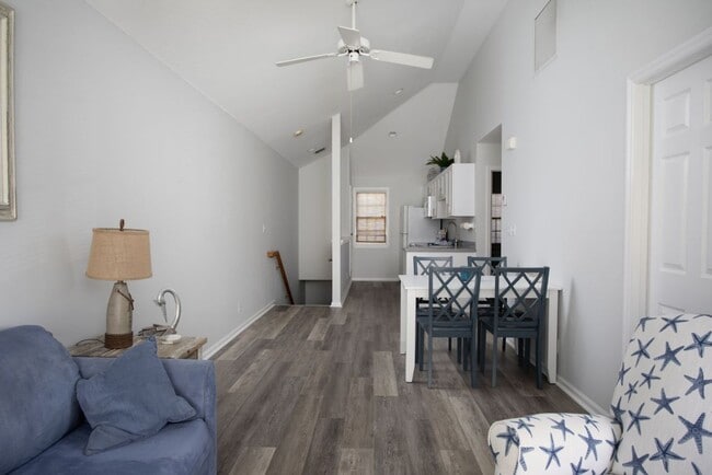 Building Photo - Rare Summer-Fall Rental Opportunity in the...