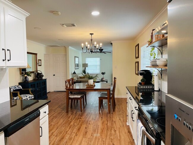Foto del edificio - 4312 Lazy Oak Dr