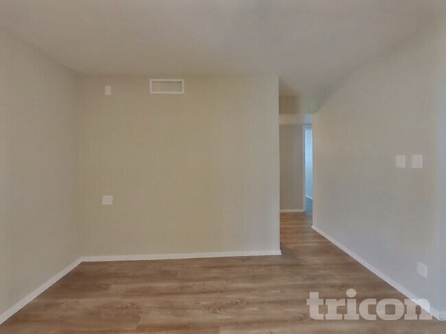 Building Photo - 8102 W Heatherbrae Dr