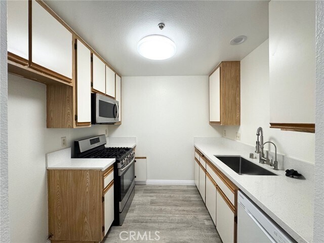 Foto del edificio - 17511 Newland St