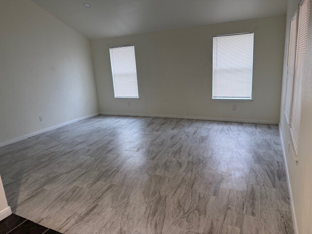 Foto del edificio - 15123 Chasehill Dr