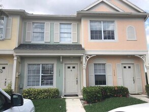 Building Photo - 16665 Hemingway Dr