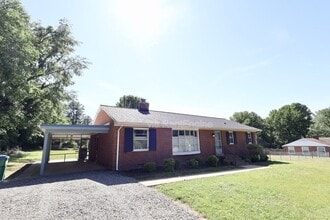 Building Photo - 5913 Osoge Rd