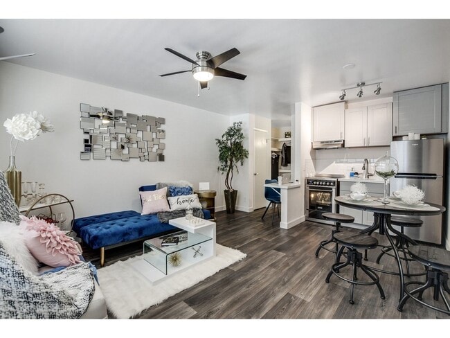 Interior Photo - Studio 710 Apartments