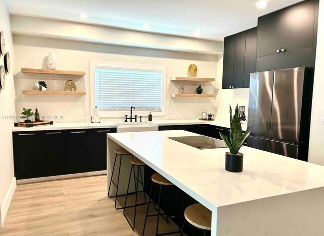 Foto del edificio - 2360 SW 12th St