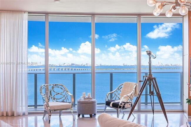Foto del edificio - 488 NE 18th St
