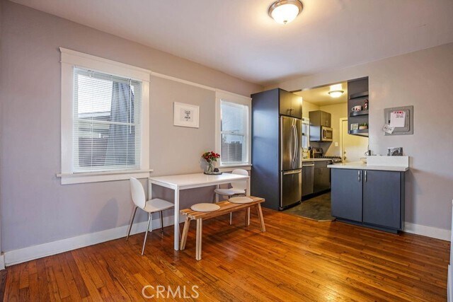 Foto del edificio - 3225 E 4th St