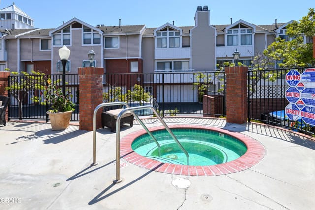 Building Photo - 865 S B St