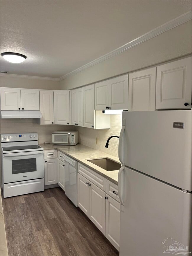 Foto del edificio - 4712 Huron Dr