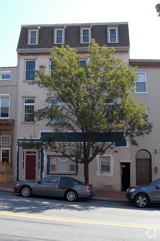 156 Locust St, Columbia, PA 17512 Apartments in Columbia, PA