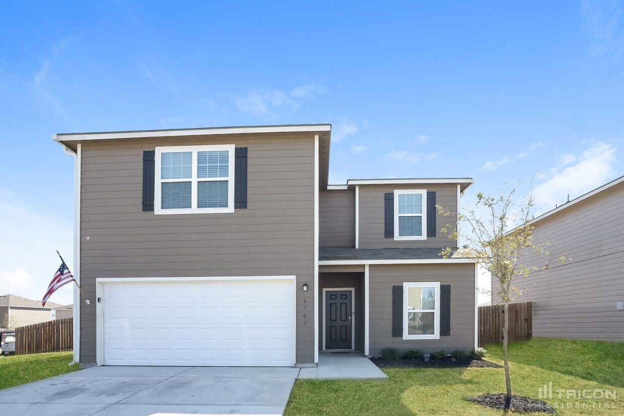 Foto principal - 6702 Rosenthal Pass