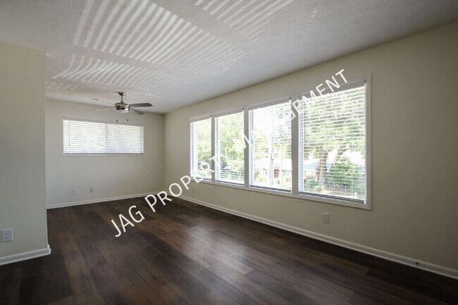 Foto del edificio - 1436 Berrier St