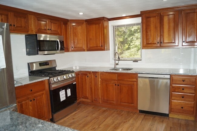 Building Photo - 48 Bornwood Dr