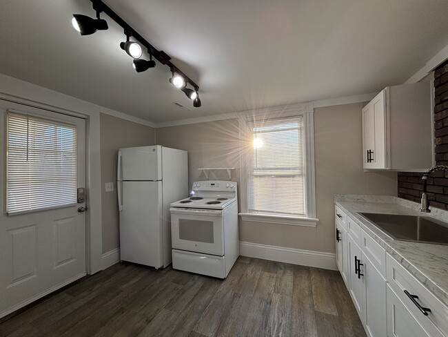 Building Photo - 127 Legris Ave