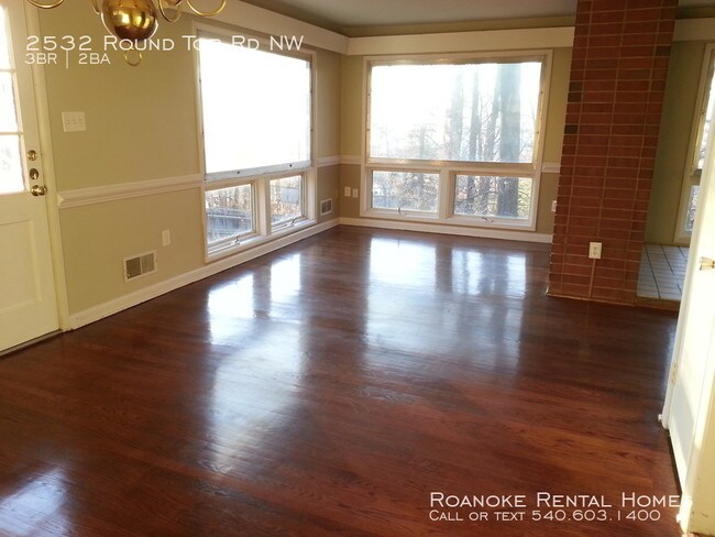 Foto del edificio - 2532 Roundtop Rd NW
