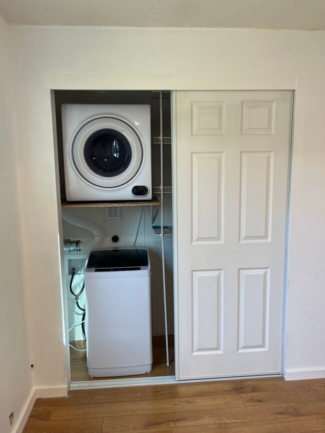 Building Photo - 1437 SW 13th Pl