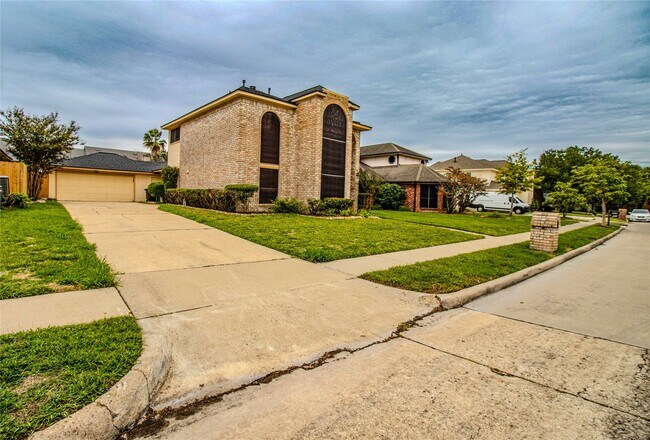 Foto del edificio - 1914 Hickory Lawn Dr