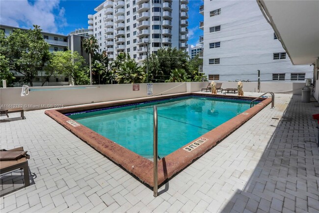 Foto del edificio - 1300 Lincoln Rd