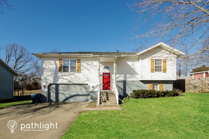 Primary Photo - 2609 S Lotus St, Ozark, MO, 65721