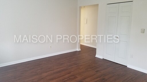 Building Photo - 8 Hickory Manor Dr