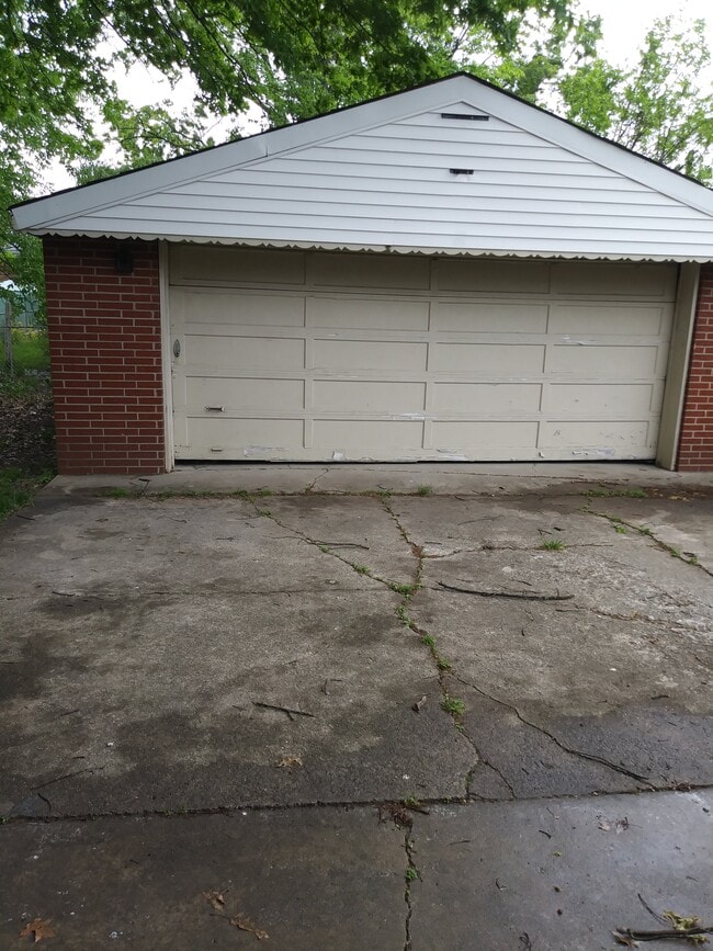 Building Photo - 4113 Wooded Way