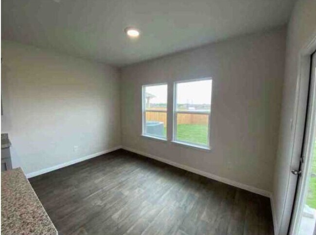 Building Photo - 127 Evergreen Sumac Loop