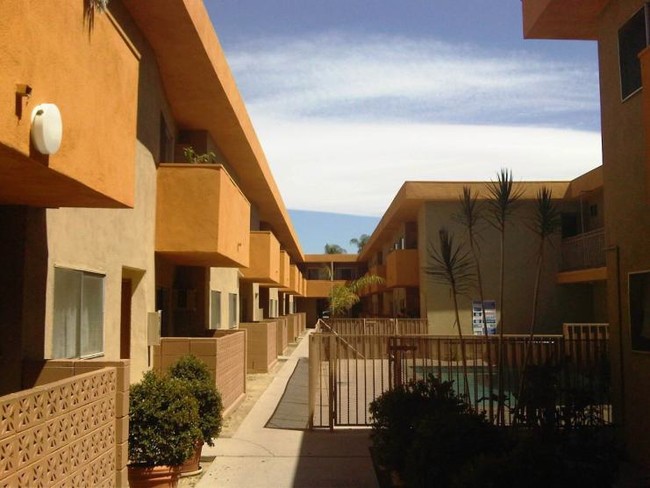 Building Photo - Sol Apartments