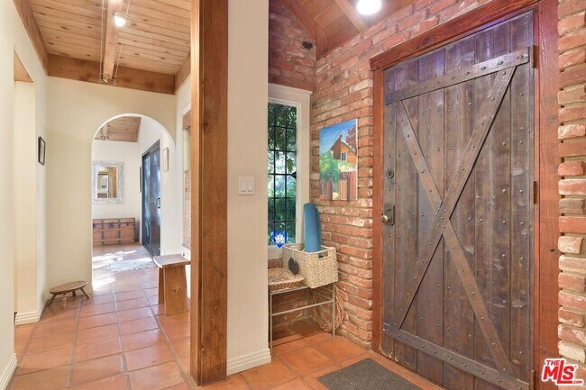 Foto del edificio - 1441 Bonnell Dr