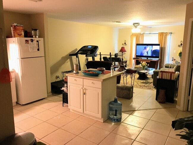 Foto del edificio - 339 Harry Ave S