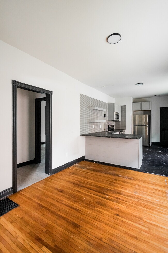 Foto del edificio - 4731 Trumbull St