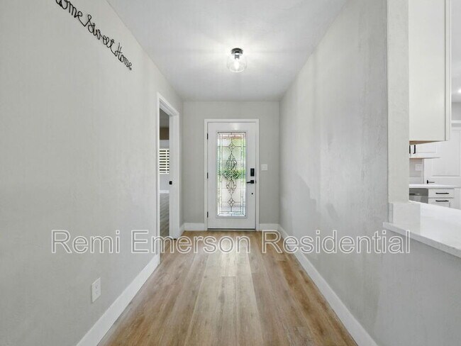 Foto del edificio - 914 Houston St