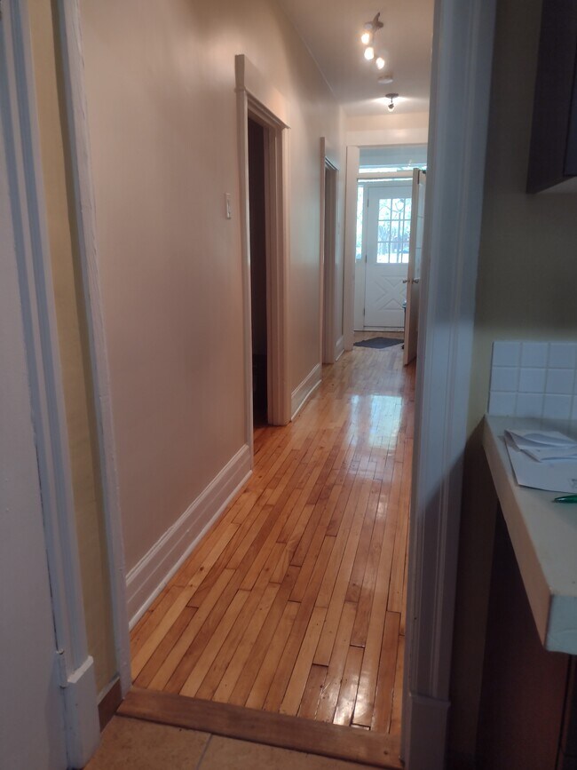 Building Photo - 5700 Rue Marc-Sauvalle