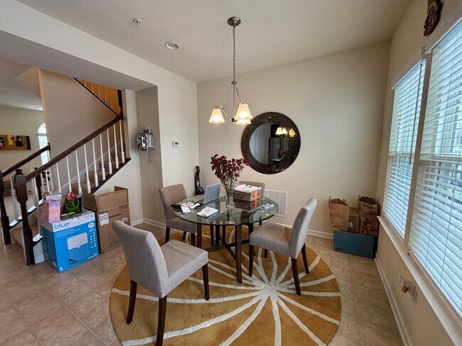 Foto del edificio - 3 Bedroom Townhome - Carnegie!