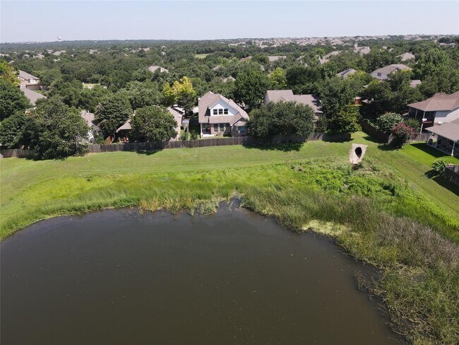 Foto del edificio - 3831 Aqua Ln