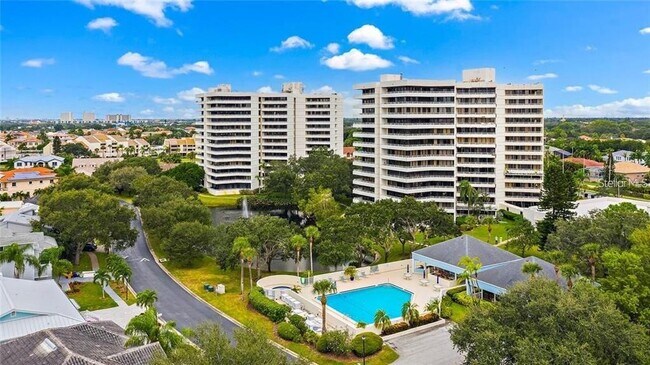 Foto del edificio - 5950 Pelican Bay Plaza S