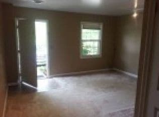 Building Photo - 932 Grantham Rd