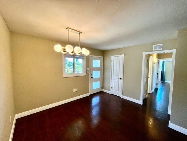 Building Photo - Beautifully Updated 3B 2BA in El Cerrito!