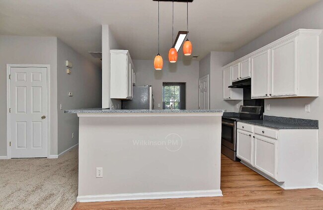 Building Photo - Beautiful 4-Bedroom Two Story Home with Fe...
